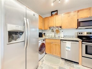 3893 Pompano Dr SE in St. Petersburg, FL - Building Photo - Building Photo