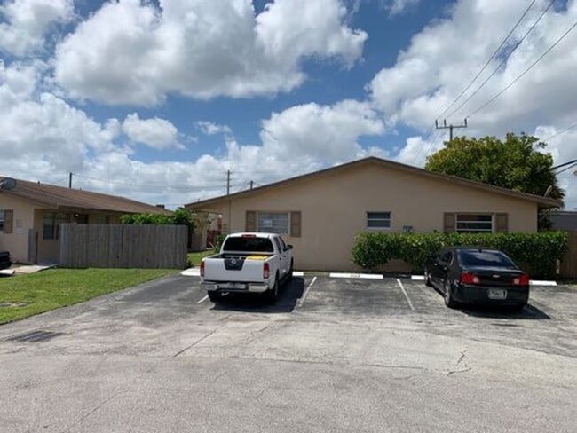 3641 - 3665 NE 1st Ave in Fort Lauderdale, FL - Building Photo - Primary Photo