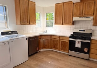 1722 Stuart St, Unit A  2 full bath 1240 sq ft in Berkeley, CA - Building Photo - Building Photo