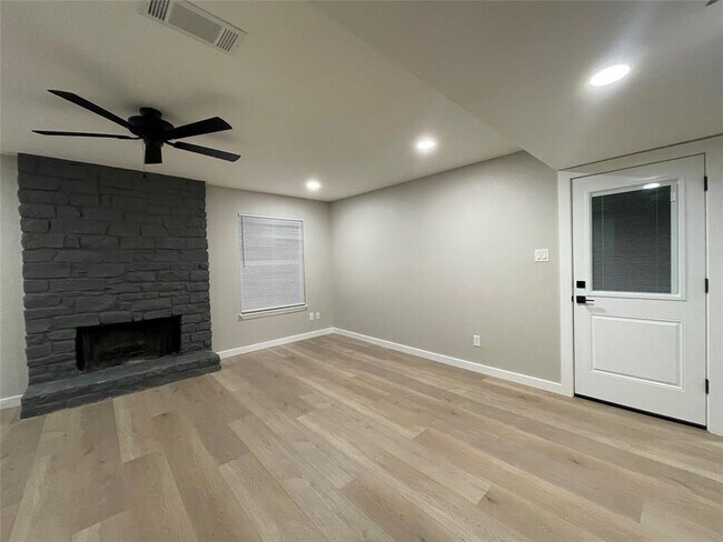 8811 Cainwood Ln in Austin, TX - Building Photo - Building Photo