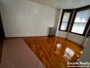 4 Adella Pl, Unit 4 Adella Place in Boston, MA - Building Photo - Building Photo