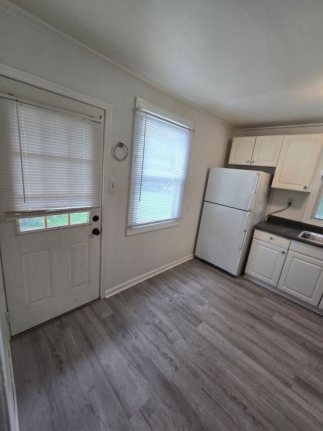 2002 Wakefield Ave in Colonial Heights, VA - Building Photo - Building Photo