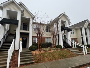 2400 Huntscroft Ln in Raleigh, NC - Building Photo - Building Photo