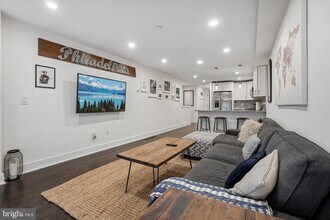 970 N Marshall St in Philadelphia, PA - Building Photo - Building Photo