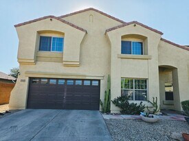 7404 S 30th Ln in Phoenix, AZ - Building Photo