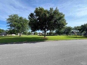 5402 New Abbey Ln in Milton, FL - Building Photo - Building Photo