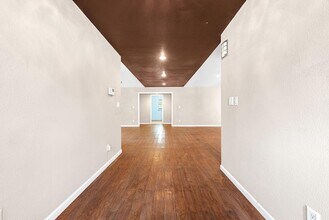 24369 Bingham Creek Rd in Leander, TX - Foto de edificio - Building Photo