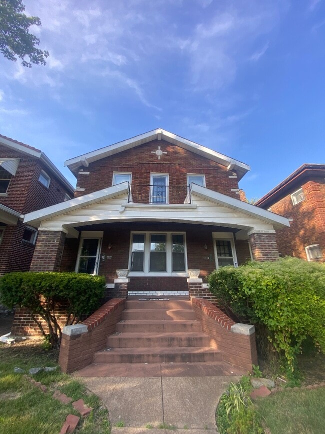 property at 5049 Lindenwood Ave