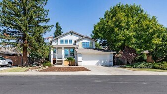 2683 Mitchell Ave in Clovis, CA - Building Photo