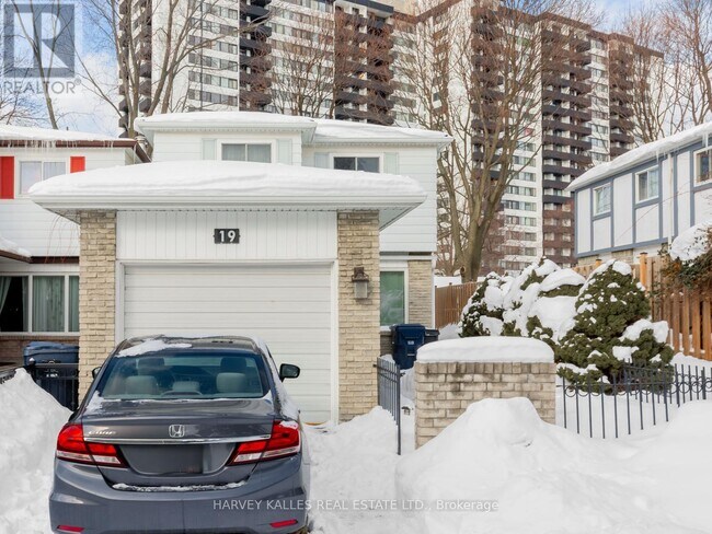 property at 19 Coach Liteway