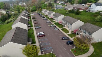 601 Honeysuckle Ln in Bloomsburg, PA - Building Photo