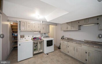 6507 Byron Ave in Springfield, VA - Building Photo - Building Photo