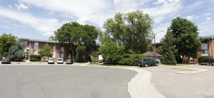 Westminster Park Plaza in Westminster, CO - Foto de edificio - Building Photo