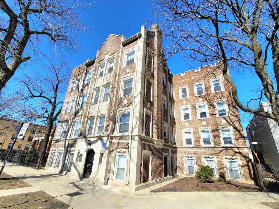 2936 W Palmer St in Chicago, IL - Foto de edificio