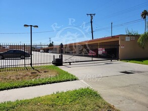 14428 Amar Rd-Unit -APT Q in La Puente, CA - Building Photo - Building Photo