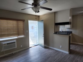 9320 Elm Vista Dr in Downey, CA - Building Photo