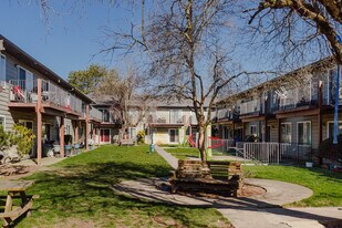 Gateway Park in Portland, OR - Building Photo