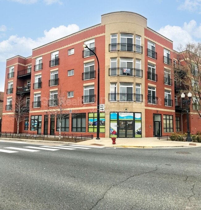 property at 2520 S Oakley Ave