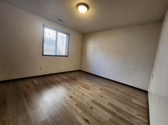 922 Boston Way in Coralville, IA - Building Photo - Building Photo