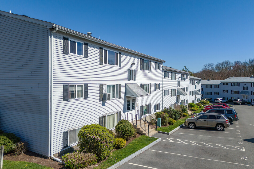 Troy Hill Estates Condominiums in Fall River, MA - Building Photo