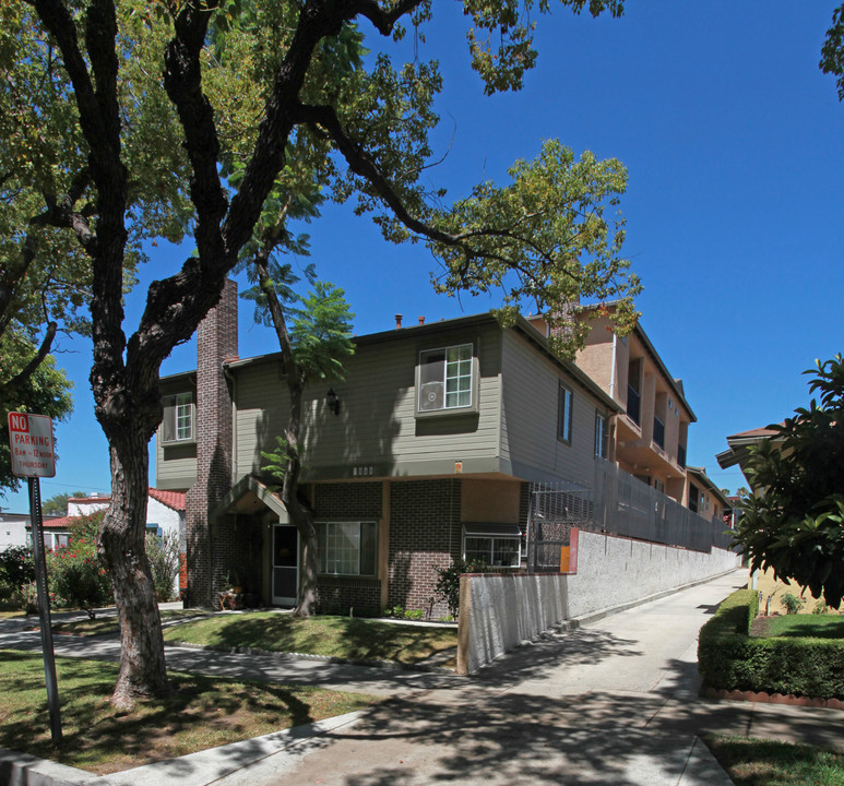 1045 Ruberta Ave in Glendale, CA - Building Photo