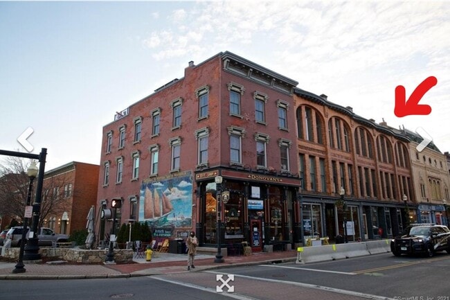 134 Washington St, Unit D401 in Norwalk, CT - Building Photo - Building Photo