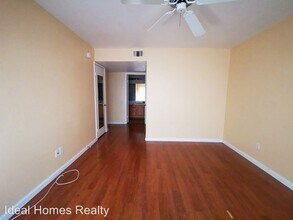 4955 S Lindell Rd in Las Vegas, NV - Building Photo - Building Photo