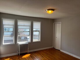 64 Carlisle St in Quincy, MA - Building Photo