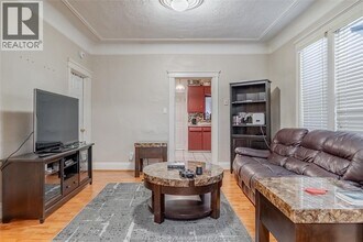 2084 Ottawa St in Windsor, ON - Building Photo - Building Photo