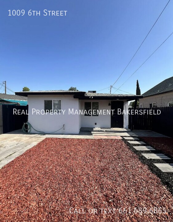 1009 6th St in Bakersfield, CA - Building Photo