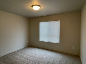 2507 Helena St in Pasco, WA - Foto de edificio - Building Photo