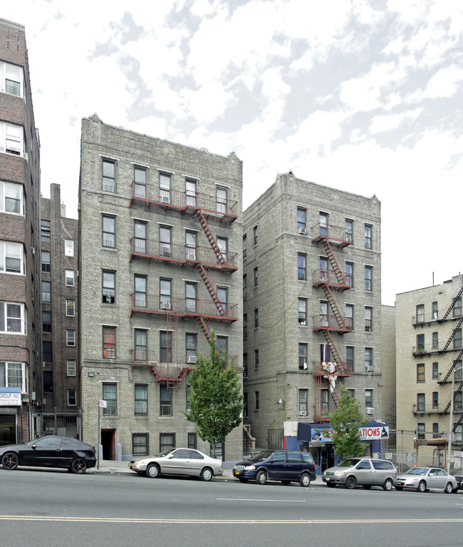 150 E 165th St in Bronx, NY - Foto de edificio - Building Photo