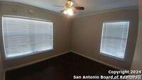 223 Brettonwood Dr in San Antonio, TX - Building Photo - Building Photo