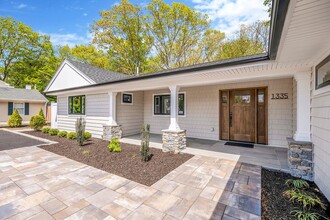 1335 Stony Brook Rd in Stony Brook, NY - Building Photo - Building Photo