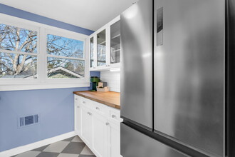 1050 Tilden St NW, Unit A in Atlanta, GA - Building Photo - Building Photo