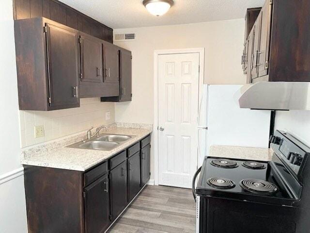 4419-4425 Lela Ave NE