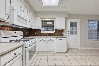 4601 Manzanillo Dr in Austin, TX - Building Photo - Building Photo