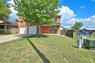 115 Remington Dr in Kyle, TX - Building Photo - Building Photo