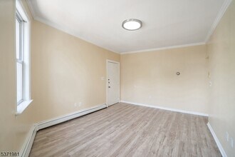 230 Trumbull St in Elizabeth, NJ - Building Photo - Building Photo
