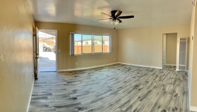 1685 Donax Ave in San Diego, CA - Building Photo - Building Photo