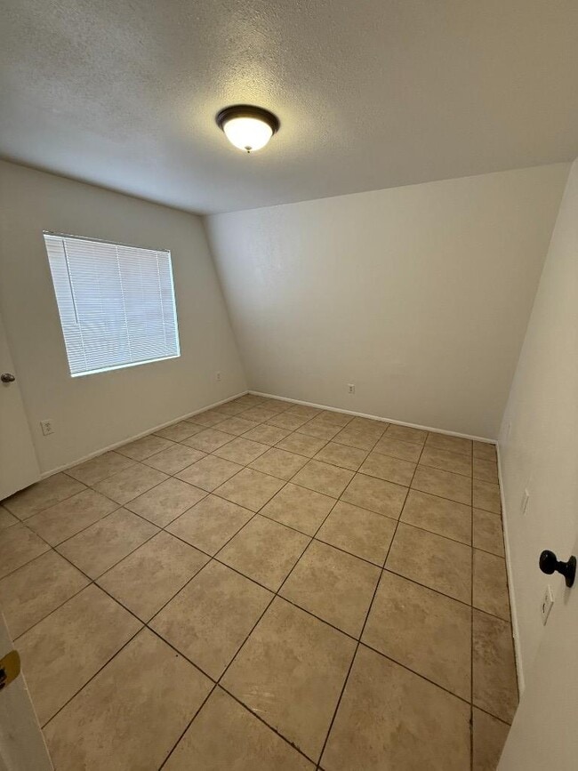 610 E Agua Fria Ln in Avondale, AZ - Building Photo - Building Photo