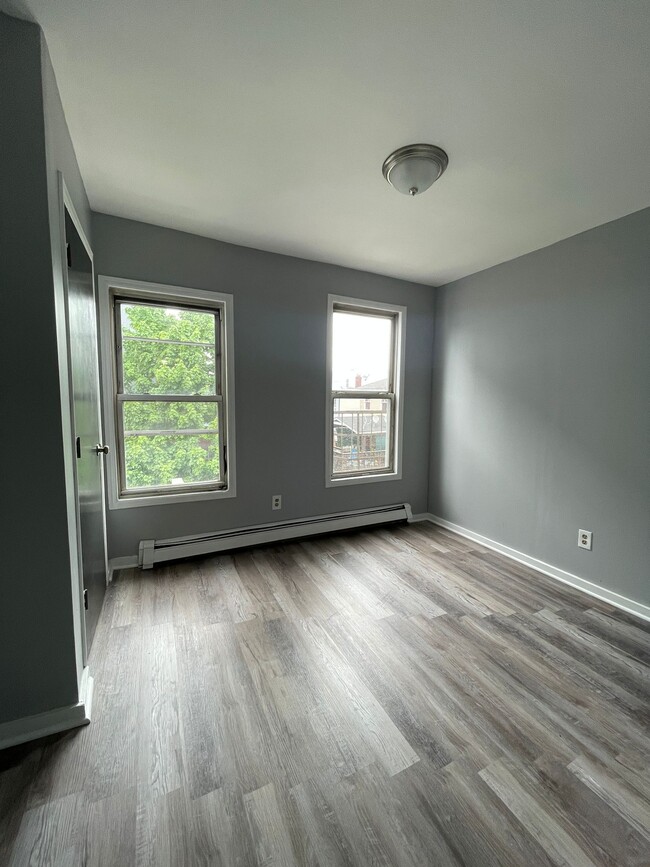 72 Hutton St in Jersey City, NJ - Building Photo - Building Photo