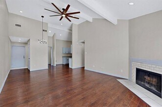 310 E Amberway Ln in Garland, TX - Building Photo - Building Photo