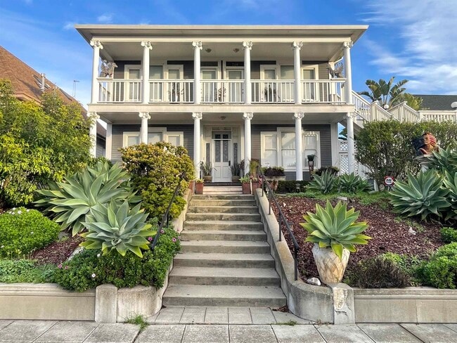 property at 216 Kentucky St