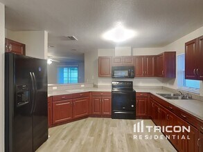 15542 Florida Breeze Loop in Wimauma, FL - Building Photo - Building Photo