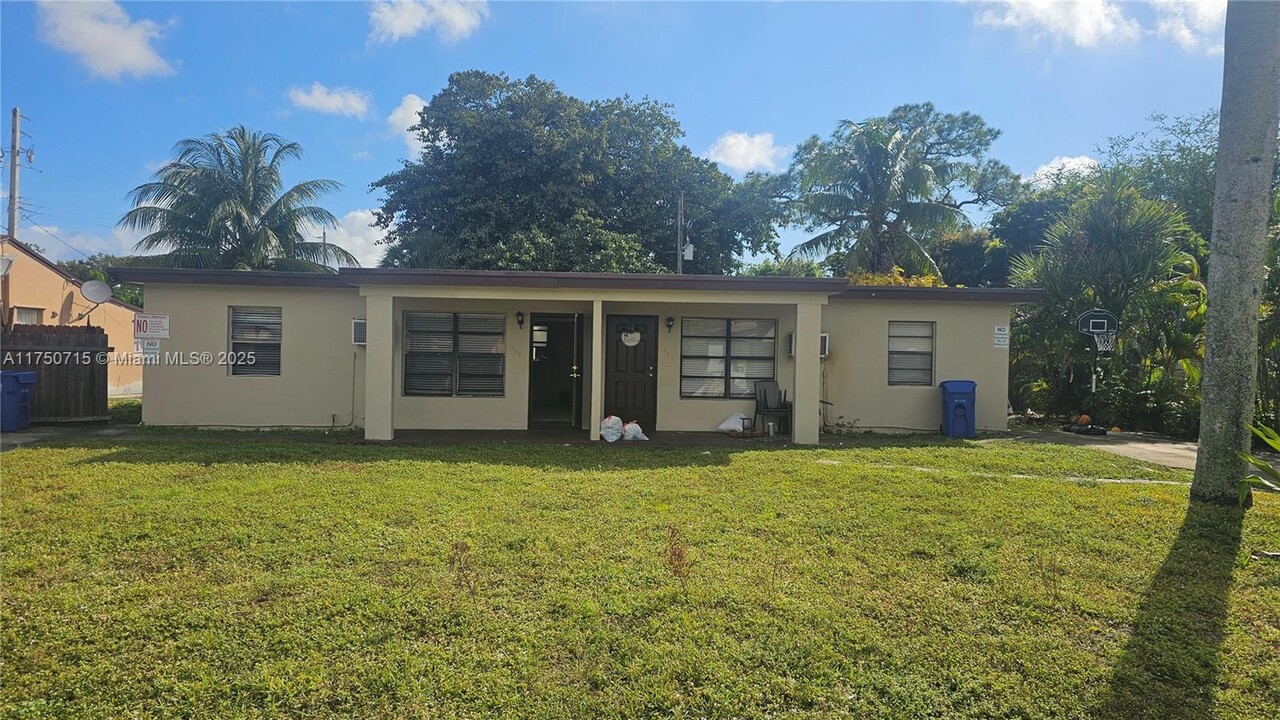 1442 NW 5th Ave in Fort Lauderdale, FL - Building Photo