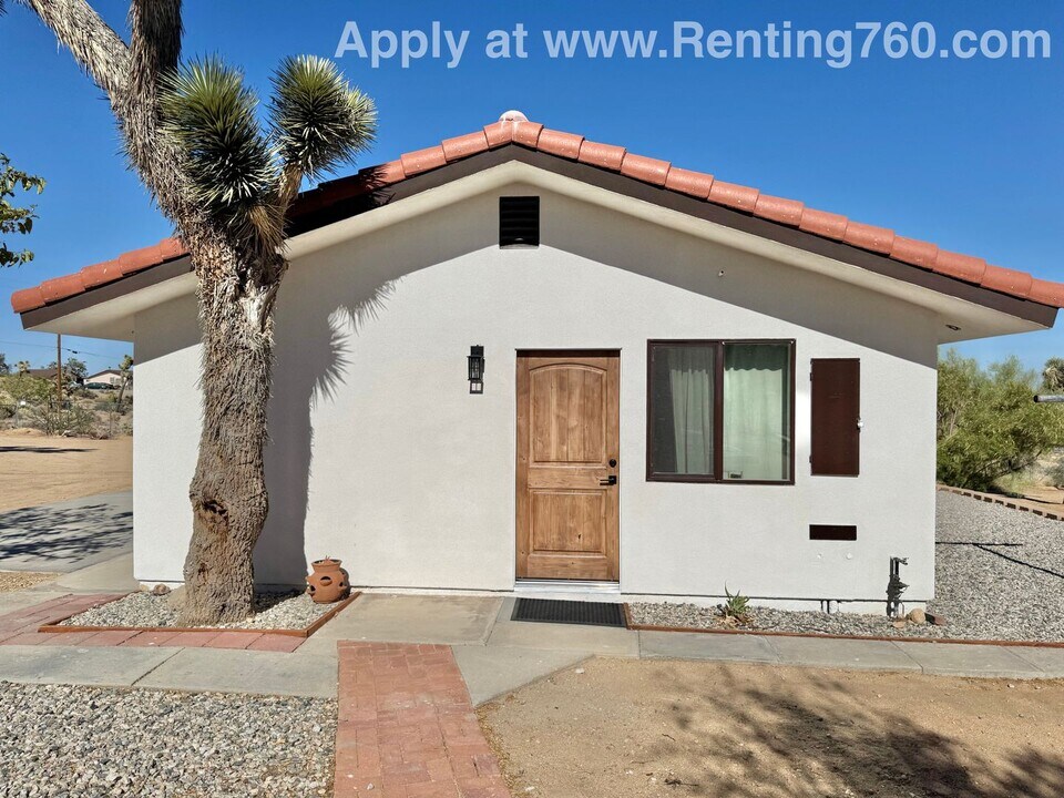 56949 Campanula St in Yucca Valley, CA - Building Photo