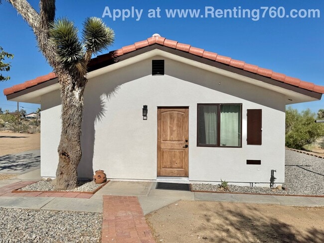 56949 Campanula St in Yucca Valley, CA - Building Photo - Building Photo