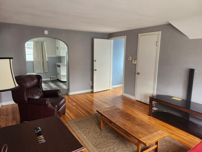 193 Lisbon Ave, Unit 2