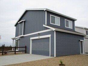 1124 Blue Bell Rd in Berthoud, CO - Building Photo - Building Photo